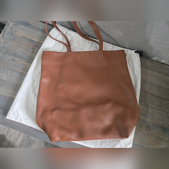 Cuyana Tall Easy Zipper Tote - Picture 3 of 8